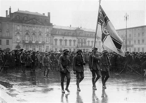 Der Kapp-Putsch: Eine Mischung aus Militarismus und Politischer Instabilität im Früh Weimar